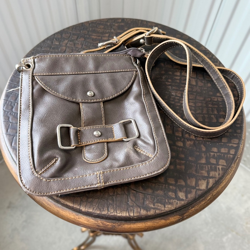 Chinese Laundry CrossbodyBag Y2KWomen Small Brown EUC Faux Leather Utility Purse